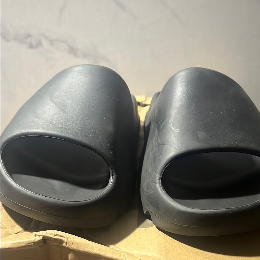 Adidas YZY Slide in Black